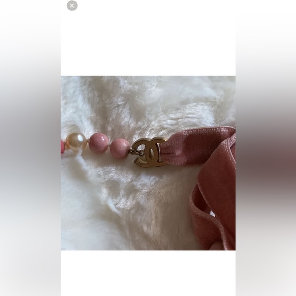 CHANEL Ribbon Necklace - Picture 5 of 11